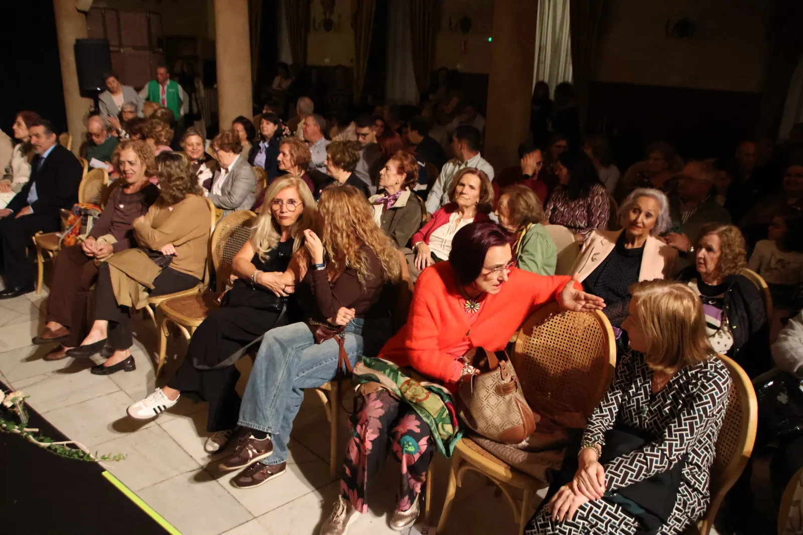 (8) La Asociación Española contra el Cáncer en Salamanca organiza "Desfilamos contra el cáncer"