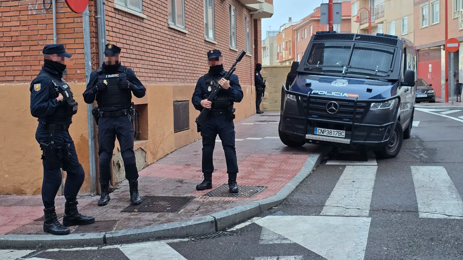 Amplio operativo policial contra el tráfico de drogas en Santa Marta y varias zonas de Salamanca