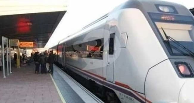 El tren Palencia-Venta de Baños, sustituido por servicio de autobús hasta diciembre