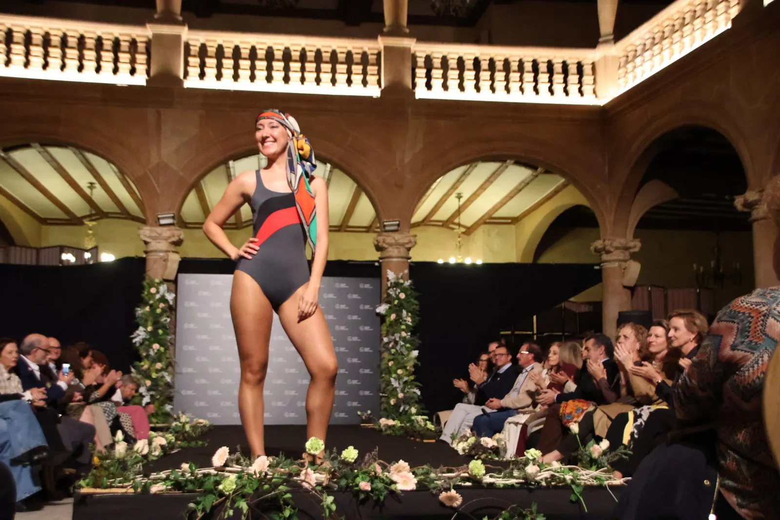 (5) La Asociación Española contra el Cáncer en Salamanca organiza "Desfilamos contra el cáncer"